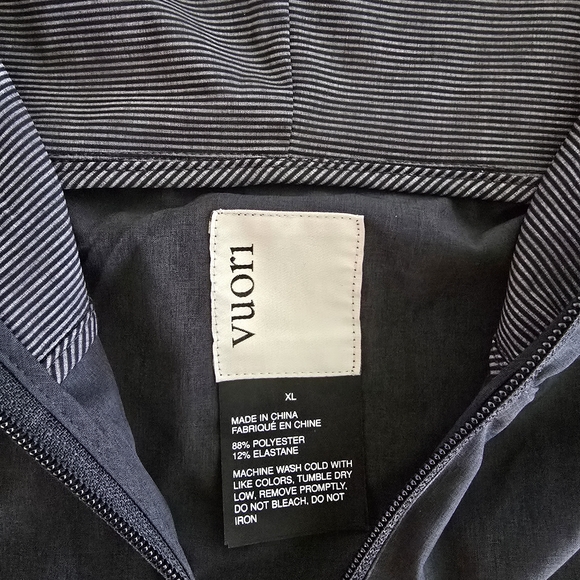 Vuori Womens Outdoor Trainer Shell - Picture 4 of 4